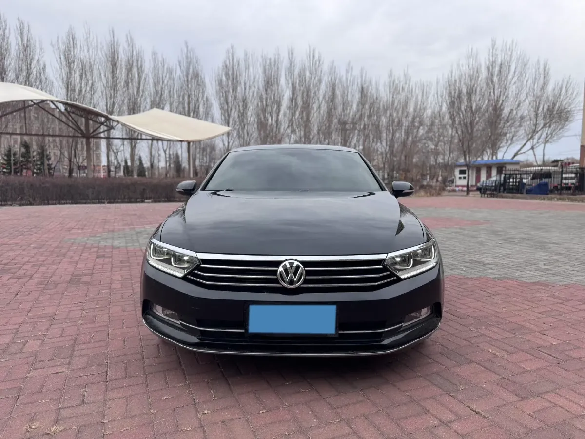 2018 Volkswagen Magotan 1.8T 180HP L4 7DCT,autocango,china used car exporter,china ev exporter,chinese used car exporter,chinese used ev exporter