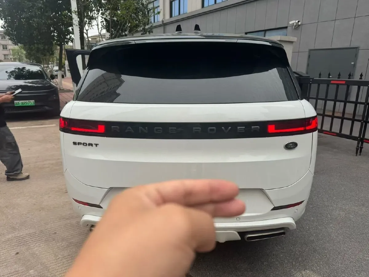2023 Land Rover Range Rover Sport 3.0T 400HP L6 8AT,autocango,china used car exporter,china ev exporter,chinese used car exporter,chinese used ev exporter