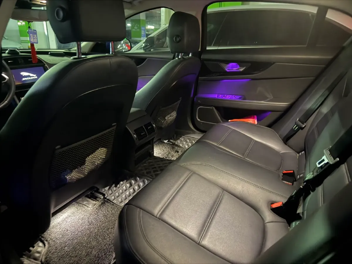 2020 Jaguar XEL 2.0T 200HP L4 8AT,autocango,china used car exporter,china ev exporter,chinese used car exporter,chinese used ev exporter