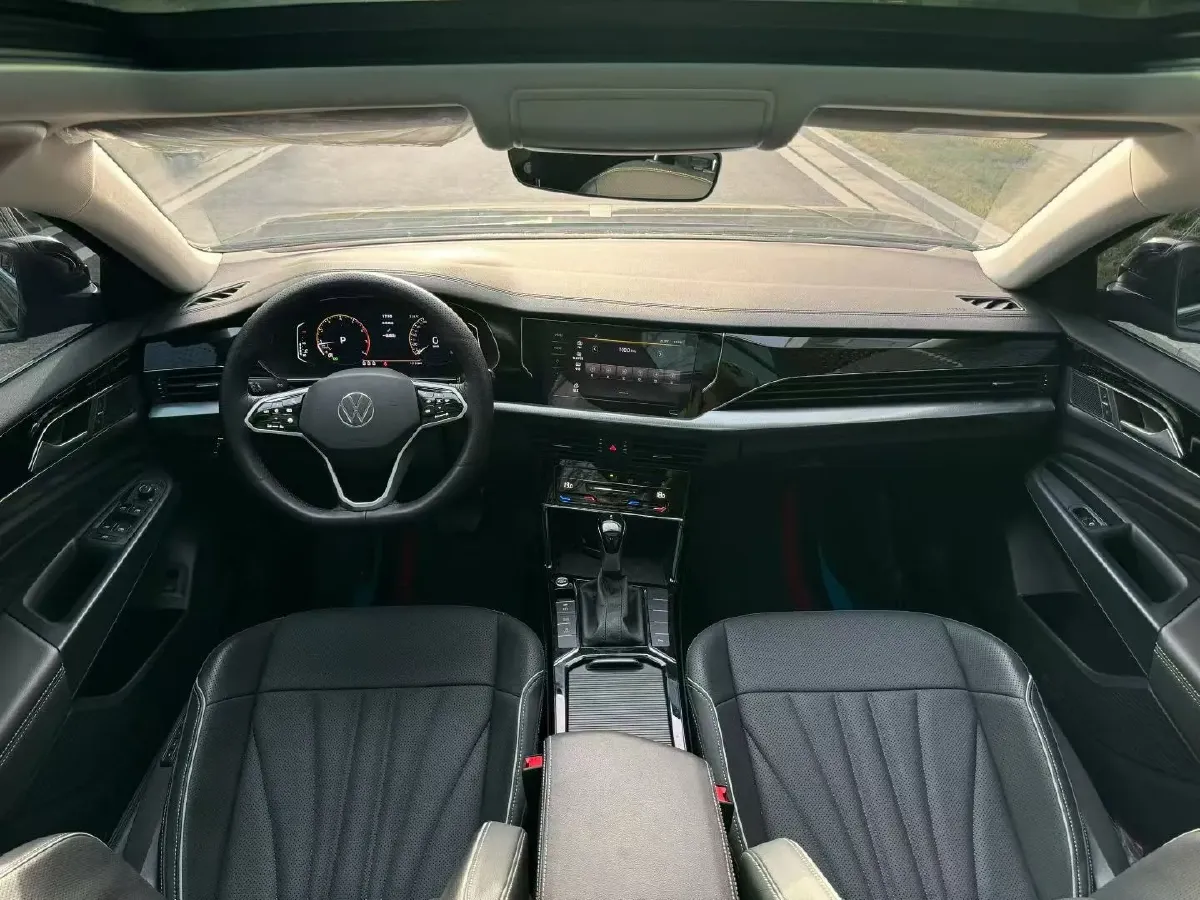 2023 Volkswagen Passat 2.0T 186HP L4 7DCT,autocango,china used car exporter,china ev exporter,chinese used car exporter,chinese used ev exporter