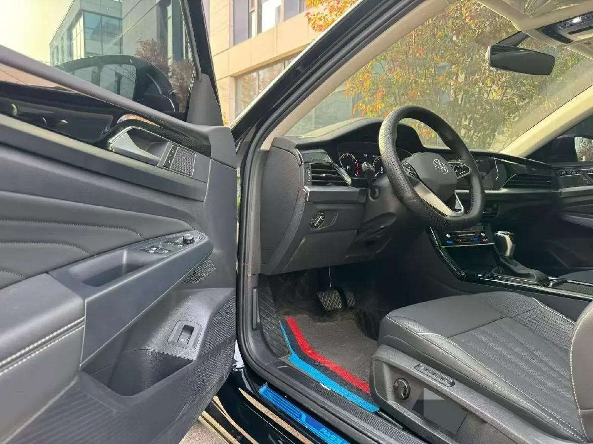 2023 Volkswagen Passat 2.0T 186HP L4 7DCT,autocango,china used car exporter,china ev exporter,chinese used car exporter,chinese used ev exporter
