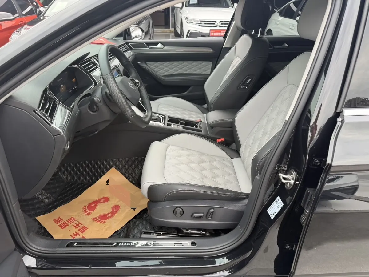 2023 Volkswagen Magotan 2.0T 186HP L4 7DCT,autocango,china used car exporter,china ev exporter,chinese used car exporter,chinese used ev exporter