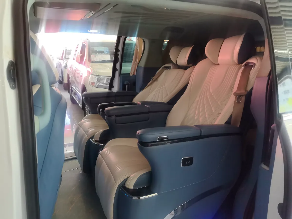 2022 Buick GL8 2.0T 237HP L4 9AT,autocango,china used car exporter,china ev exporter,chinese used car exporter,chinese used ev exporter