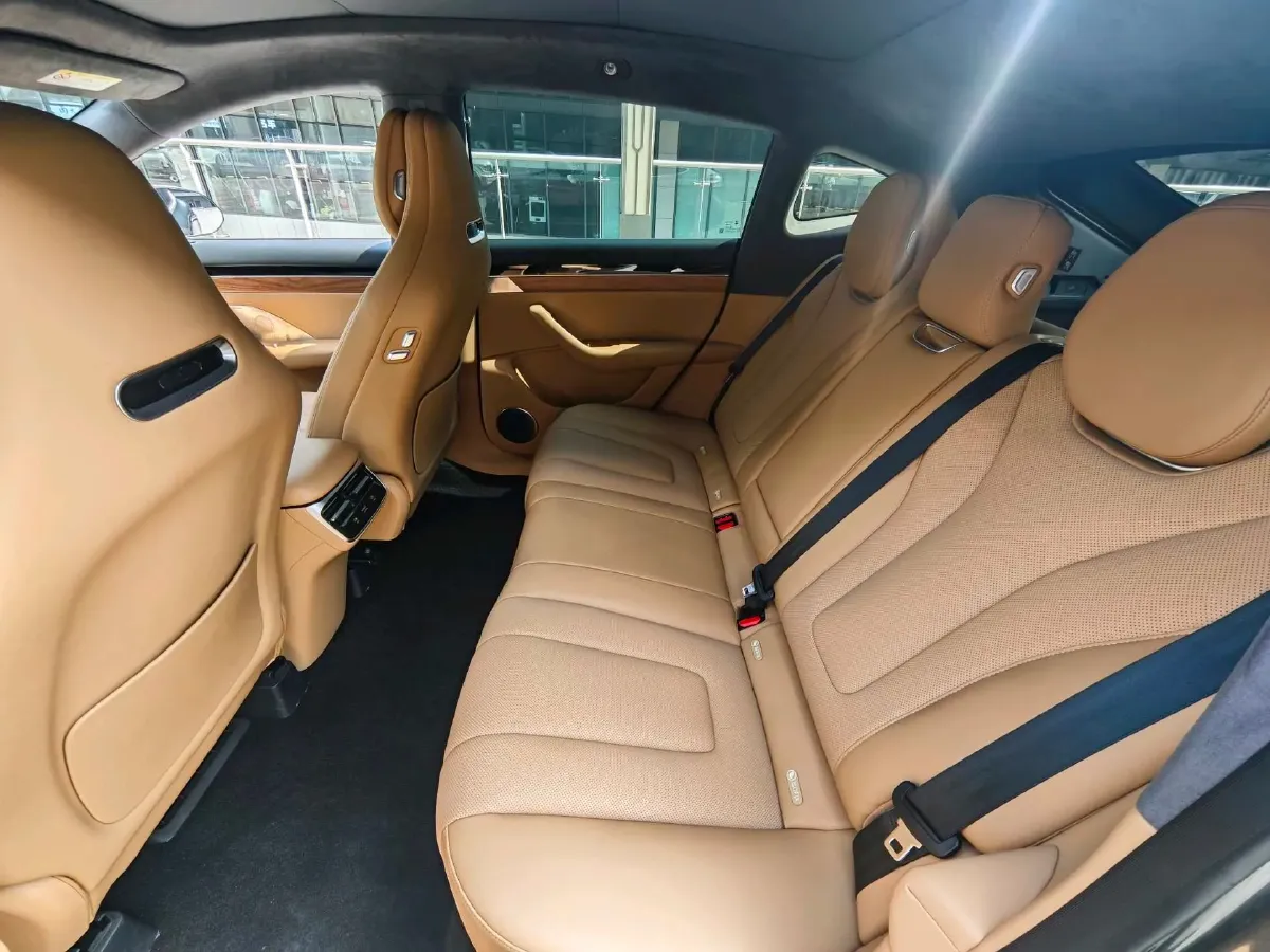 2025 Luxeed R7 REEV 156HP REEV,autocango,china used car exporter,china ev exporter,chinese used car exporter,chinese used ev exporter