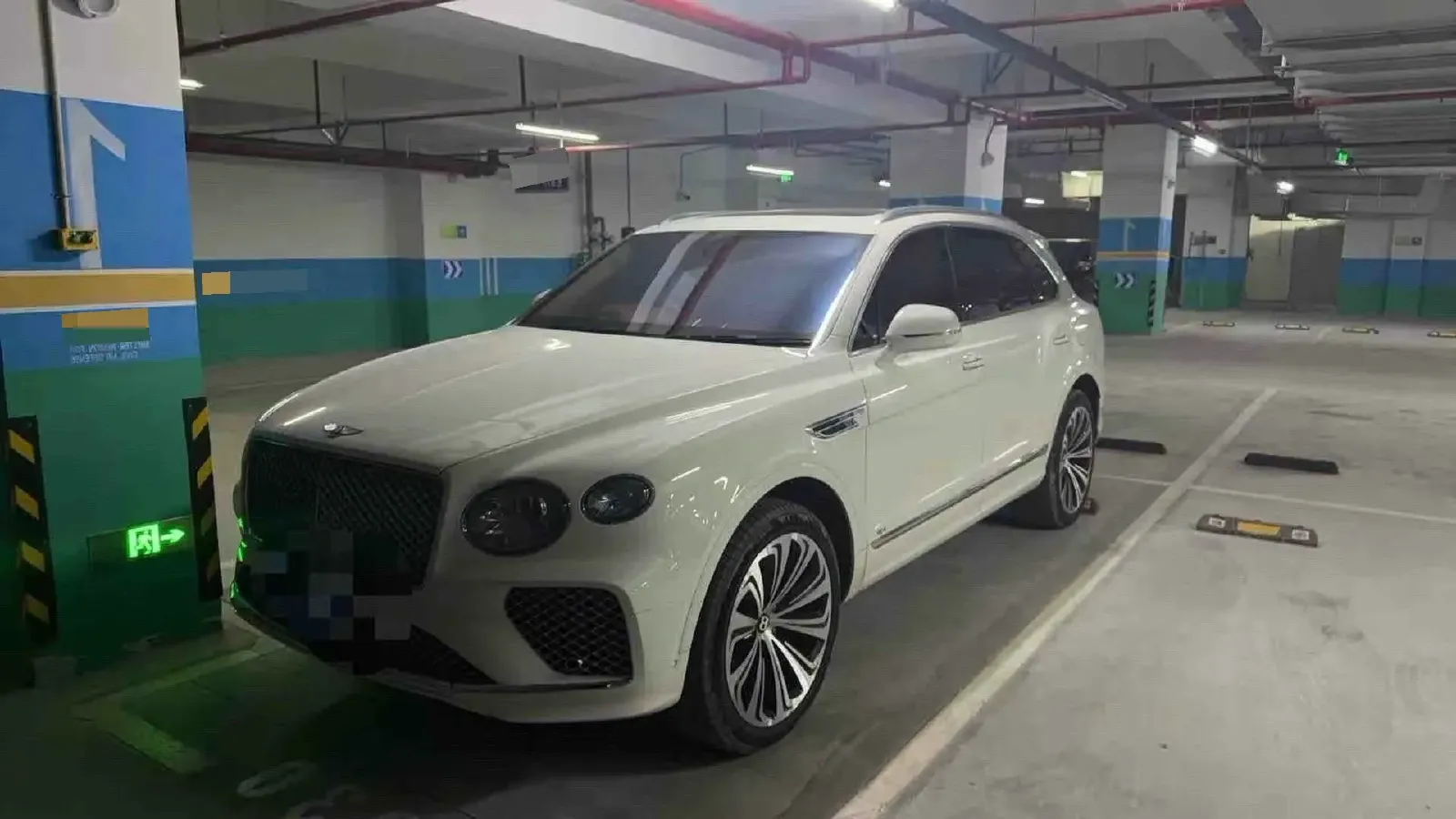 2021 Bentley Bentayga 4.0T 550HP V8 8AT,autocango,china used car exporter,china ev exporter,chinese used car exporter,chinese used ev exporter