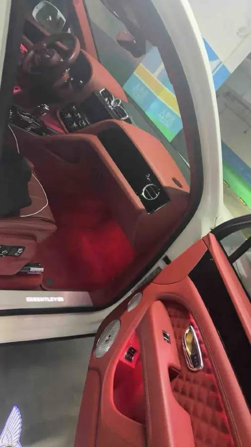 2021 Bentley Bentayga 4.0T 550HP V8 8AT,autocango,china used car exporter,china ev exporter,chinese used car exporter,chinese used ev exporter