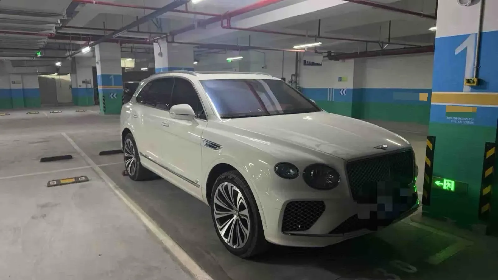 2021 Bentley Bentayga 4.0T 550HP V8 8AT,autocango,china used car exporter,china ev exporter,chinese used car exporter,chinese used ev exporter