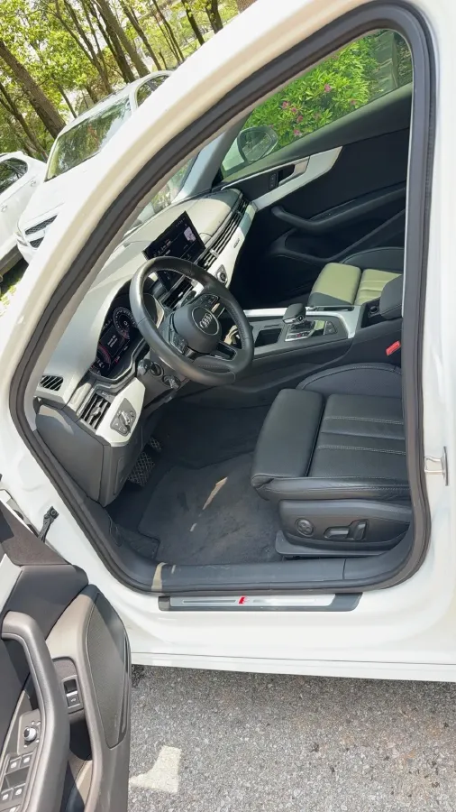 2020 Audi A4L 2.0T 190HP L4 7DCT,autocango,china used car exporter,china ev exporter,chinese used car exporter,chinese used ev exporter