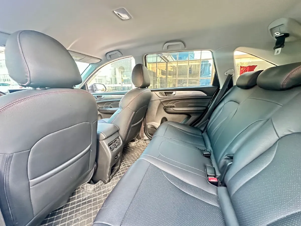 2023 Haval M6 1.5T 150HP L4 7DCT,autocango,china used car exporter,china ev exporter,chinese used car exporter,chinese used ev exporter