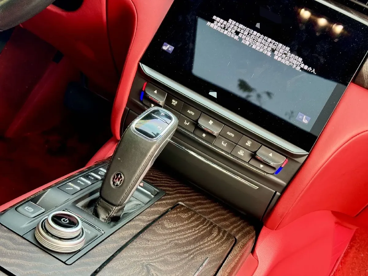 2021 Maserati Quattroporte 3.0T 350HP V6 8AT,autocango,china used car exporter,china ev exporter,chinese used car exporter,chinese used ev exporter