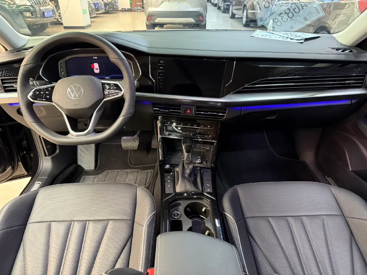 2024 Volkswagen Passat 2.0T 220HP L4 7DCT,autocango,china used car exporter,china ev exporter,chinese used car exporter,chinese used ev exporter