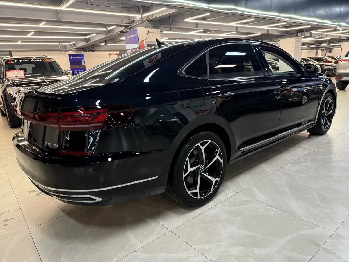 2024 Volkswagen Passat 2.0T 220HP L4 7DCT,autocango,china used car exporter,china ev exporter,chinese used car exporter,chinese used ev exporter