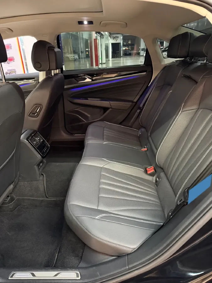 2024 Volkswagen Passat 2.0T 220HP L4 7DCT,autocango,china used car exporter,china ev exporter,chinese used car exporter,chinese used ev exporter