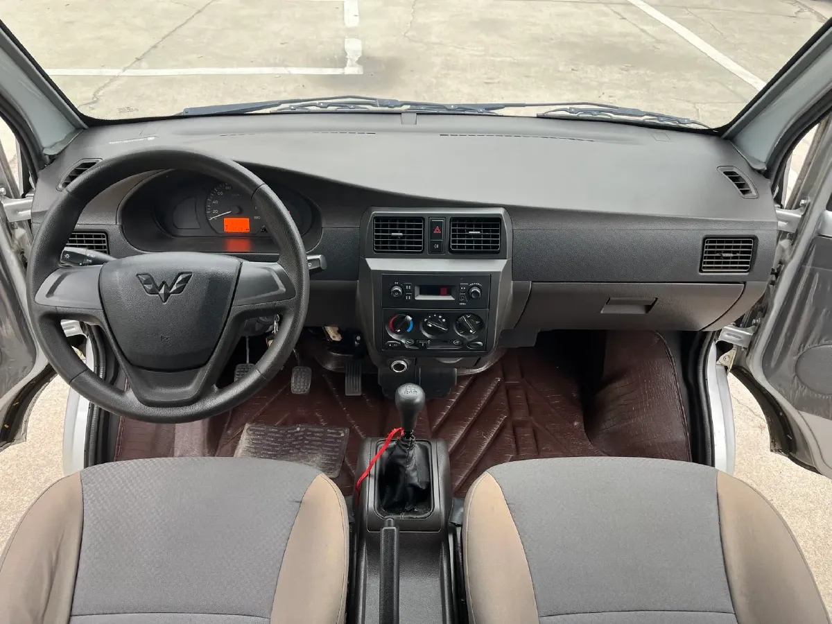 2021 WuLing RongGuang Mini Truck 1.2L 76HP L4 5MT,autocango,china used car exporter,china ev exporter,chinese used car exporter,chinese used ev exporter