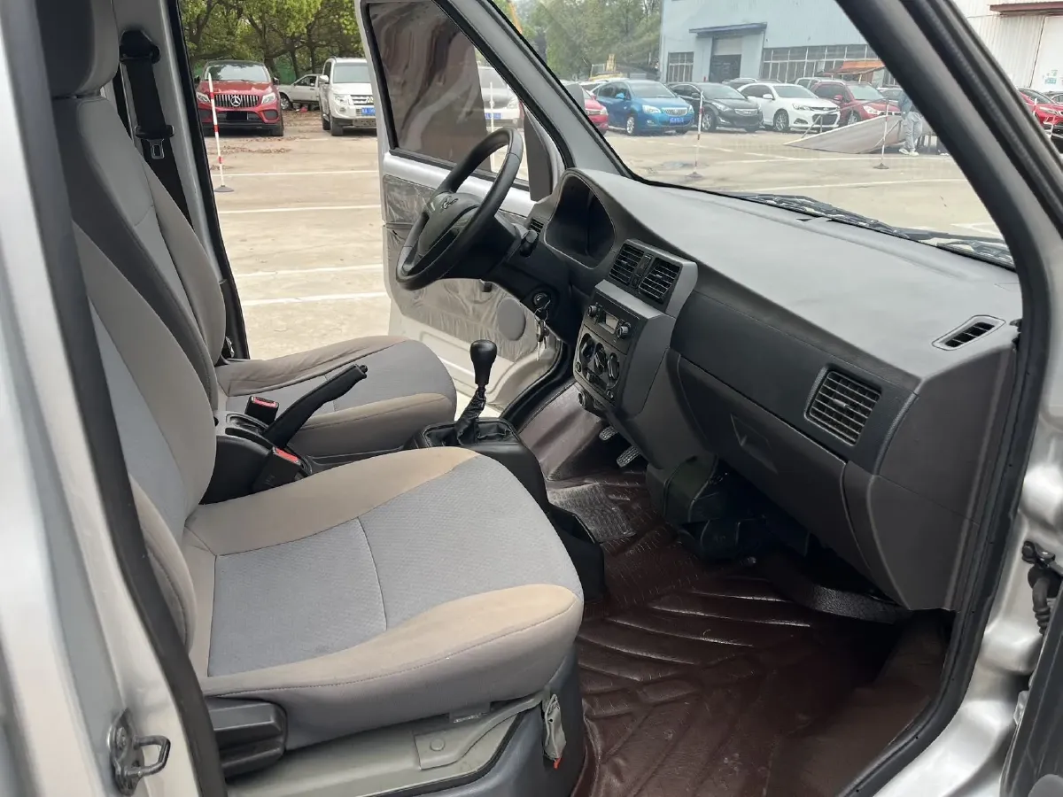 2021 WuLing RongGuang Mini Truck 1.2L 76HP L4 5MT,autocango,china used car exporter,china ev exporter,chinese used car exporter,chinese used ev exporter