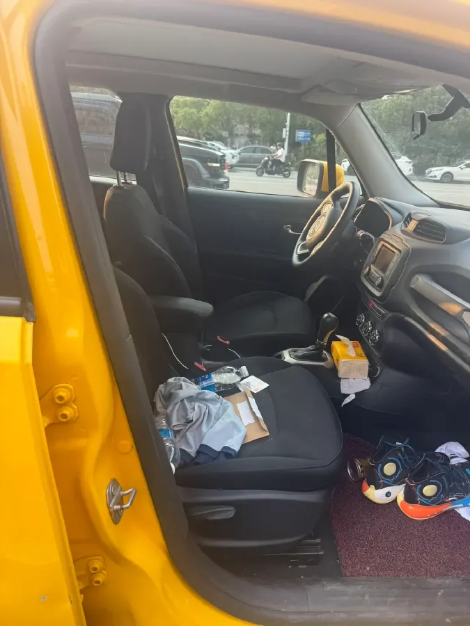 2017 Jeep Renegade 1.4T 150HP L4 7DCT,autocango,china used car exporter,china ev exporter,chinese used car exporter,chinese used ev exporter