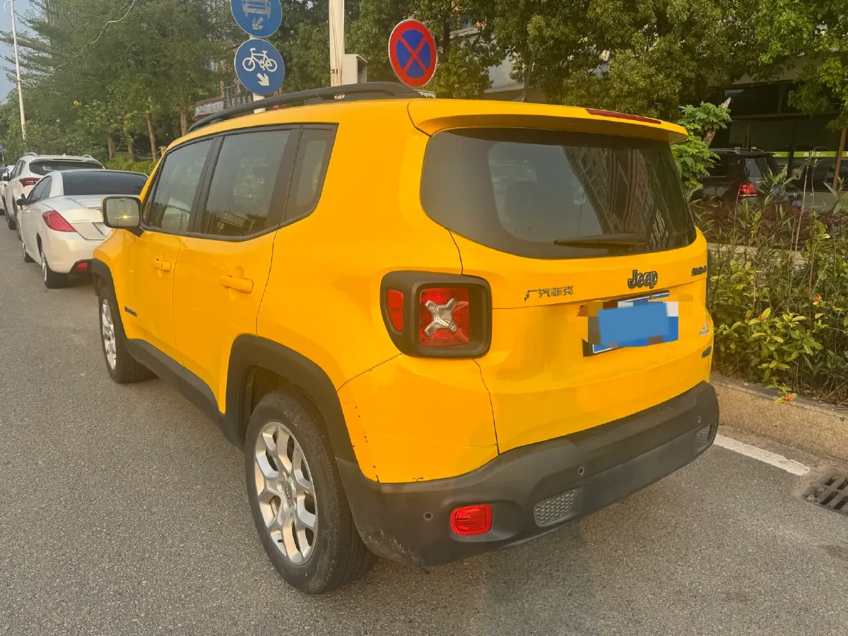 2017 Jeep Renegade 1.4T 150HP L4 7DCT,autocango,china used car exporter,china ev exporter,chinese used car exporter,chinese used ev exporter