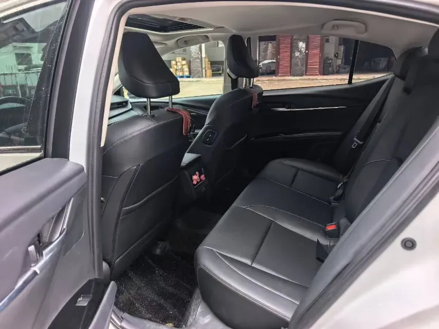 2024 Toyota Camry 2.0L 173HP L4 CVT,autocango,china used car exporter,china ev exporter,chinese used car exporter,chinese used ev exporter