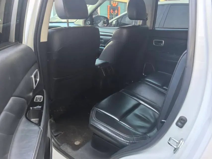 2019 Mitsubishi Outlander 2.0L 166HP L4 CVT,autocango,china used car exporter,china ev exporter,chinese used car exporter,chinese used ev exporter