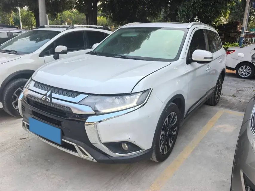 2019 Mitsubishi Outlander 2.0L 166HP L4 CVT,autocango,china used car exporter,china ev exporter,chinese used car exporter,chinese used ev exporter