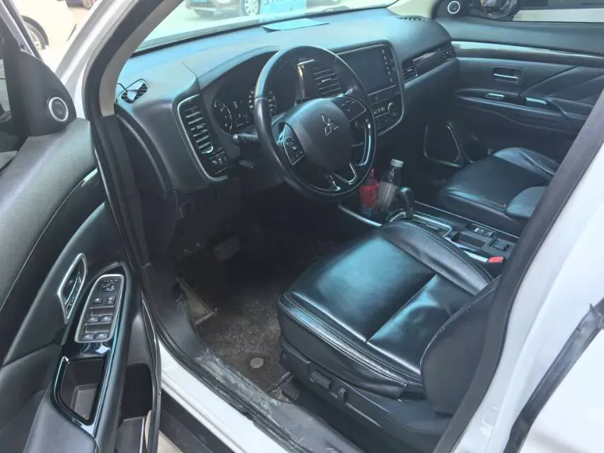 2019 Mitsubishi Outlander 2.0L 166HP L4 CVT,autocango,china used car exporter,china ev exporter,chinese used car exporter,chinese used ev exporter