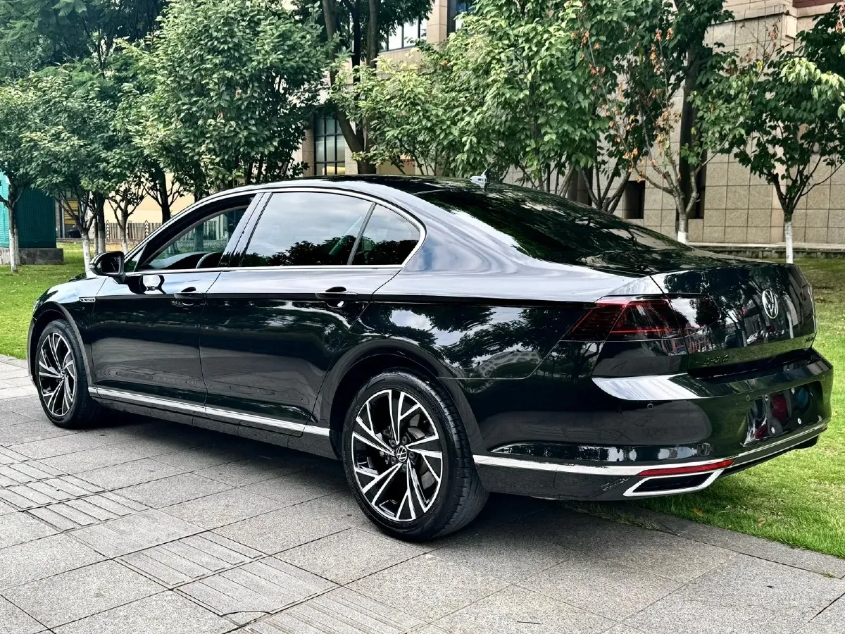 2021 Volkswagen Magotan 2.0T 186HP L4 7DCT,autocango,china used car exporter,china ev exporter,chinese used car exporter,chinese used ev exporter