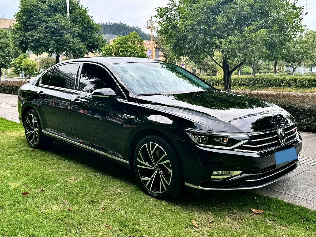 2021 Volkswagen Magotan 2.0T 186HP L4 7DCT,autocango,china used car exporter,china ev exporter,chinese used car exporter,chinese used ev exporter