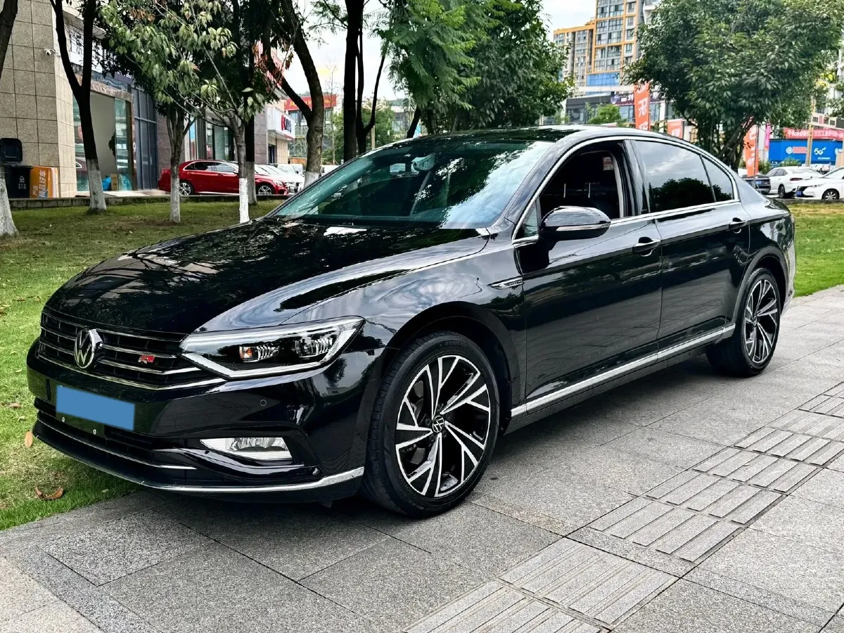 2021 Volkswagen Magotan 2.0T 186HP L4 7DCT,autocango,china used car exporter,china ev exporter,chinese used car exporter,chinese used ev exporter