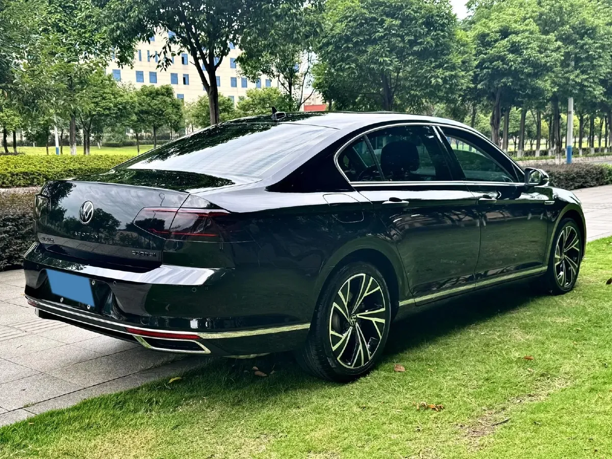 2021 Volkswagen Magotan 2.0T 186HP L4 7DCT,autocango,china used car exporter,china ev exporter,chinese used car exporter,chinese used ev exporter