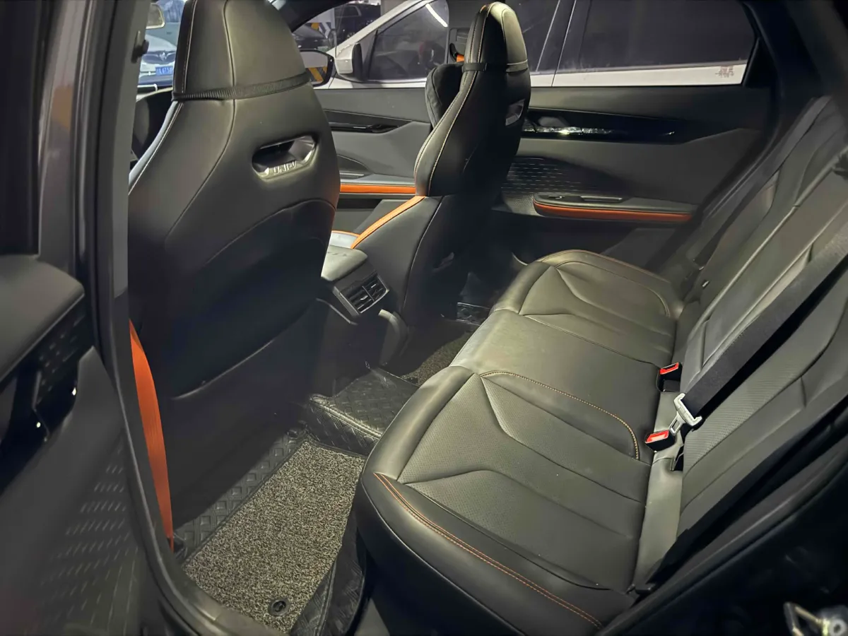 2023 ChangAn UNI-V 1.5T 188HP L4 7DCT,autocango,china used car exporter,china ev exporter,chinese used car exporter,chinese used ev exporter