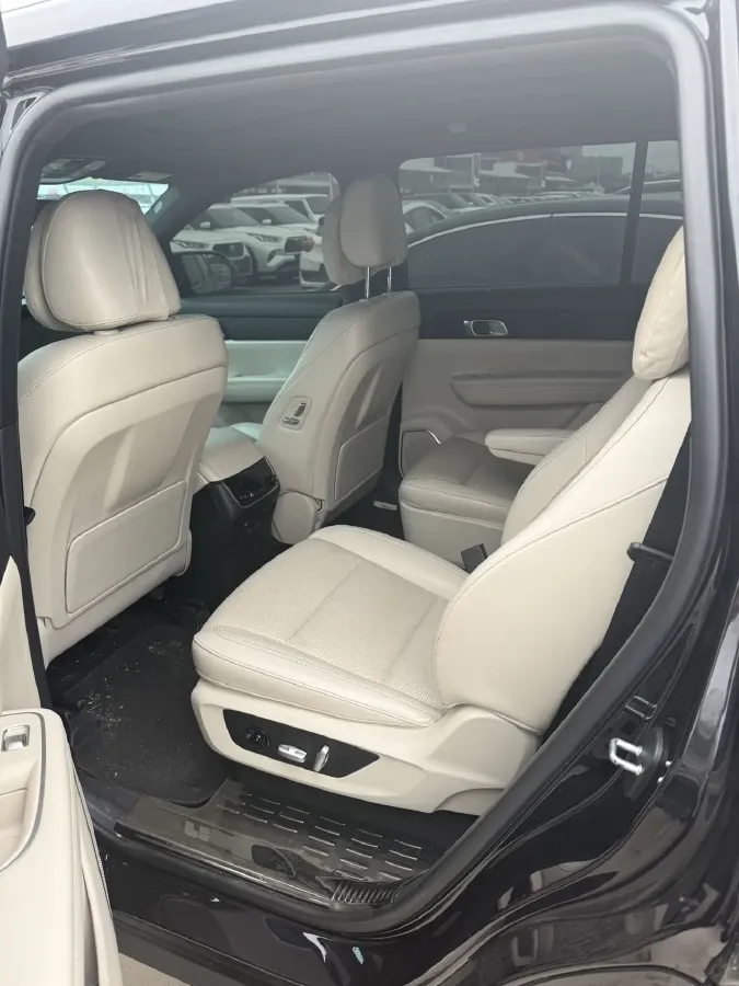 2021 Li ONE Range Extended 131HP REEV 40.5KWH,autocango,china used car exporter,china ev exporter,chinese used car exporter,chinese used ev exporter