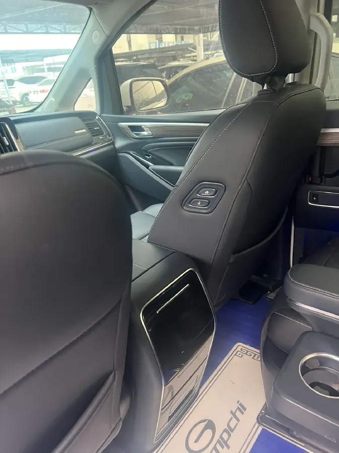 2021 GAC Trumpchi M8 2.0T 252HP L4 8AT,autocango,china used car exporter,china ev exporter,chinese used car exporter,chinese used ev exporter