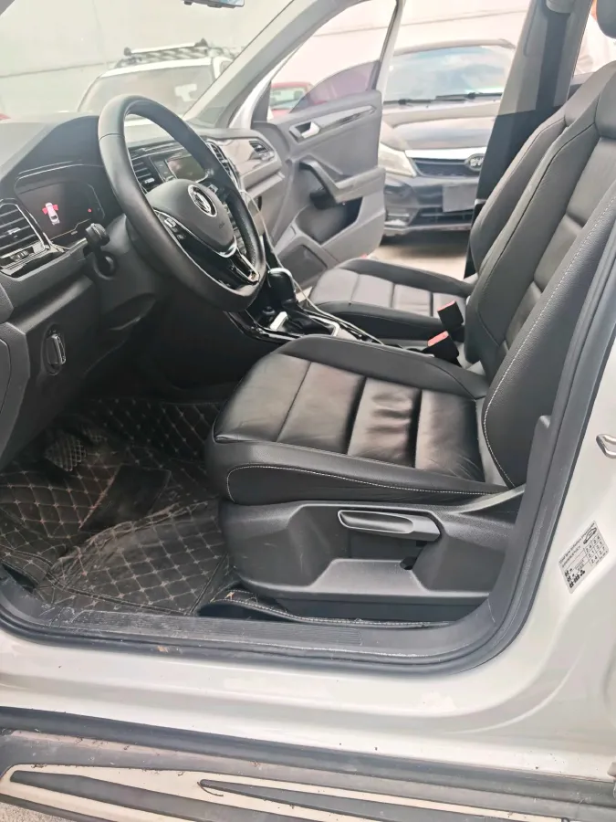 2019 Volkswagen T-Roc 1.4T 150HP L4 7DCT,autocango,china used car exporter,china ev exporter,chinese used car exporter,chinese used ev exporter