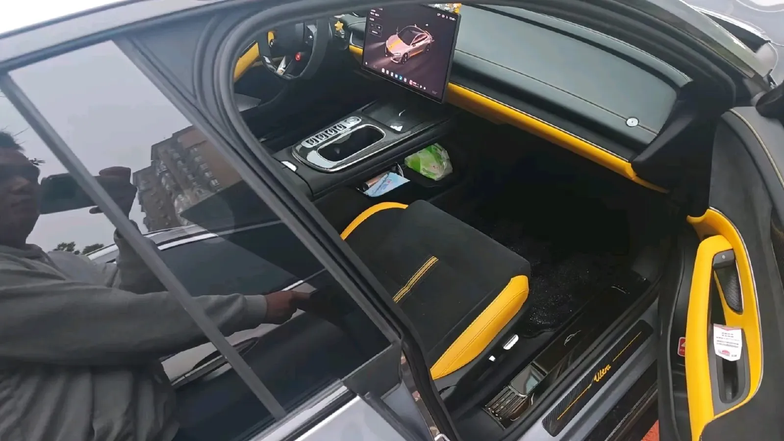 2025 MI SU7 Ultra BEV 93.7KWH,autocango,china used car exporter,china ev exporter,chinese used car exporter,chinese used ev exporter