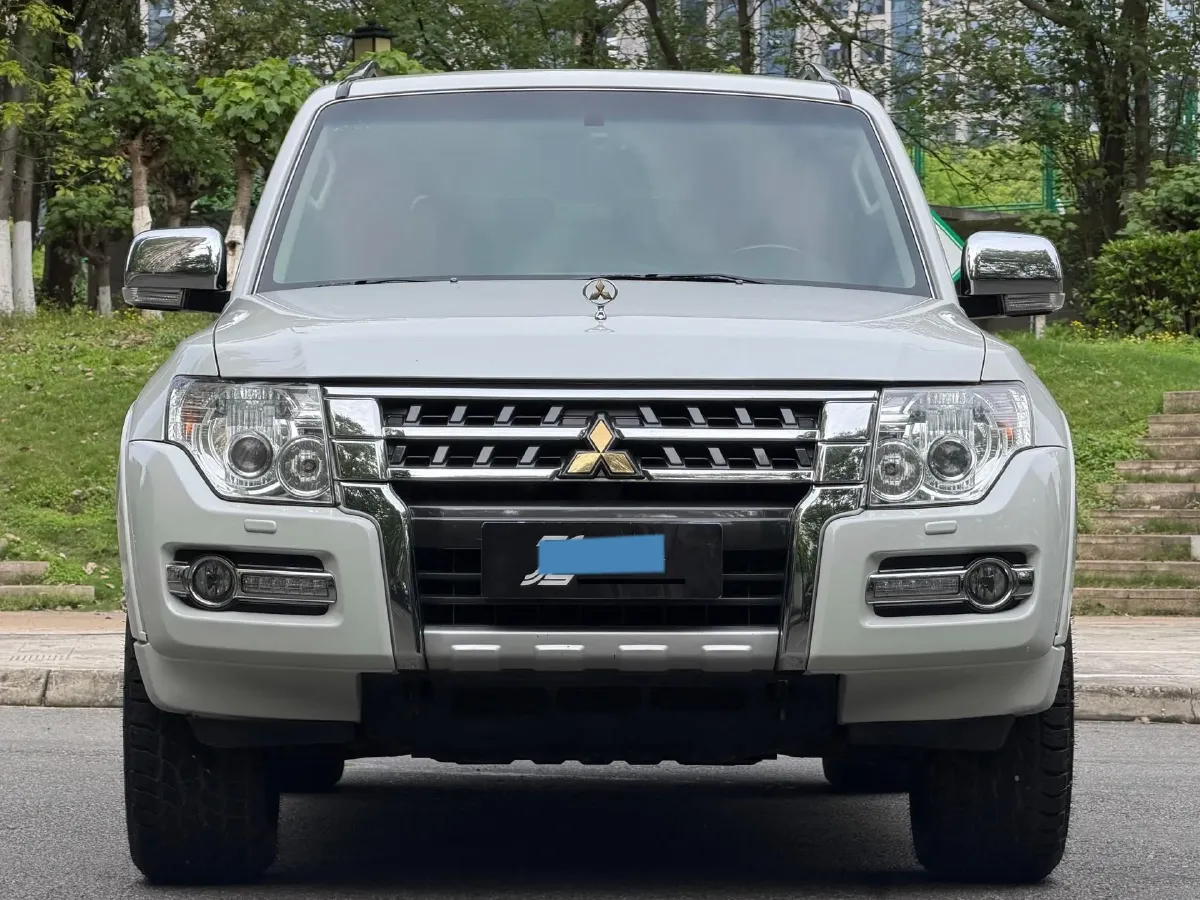 2011 Mitsubishi Pajero 3.0L 177HP V6 5AT,autocango,china used car exporter,china ev exporter,chinese used car exporter,chinese used ev exporter