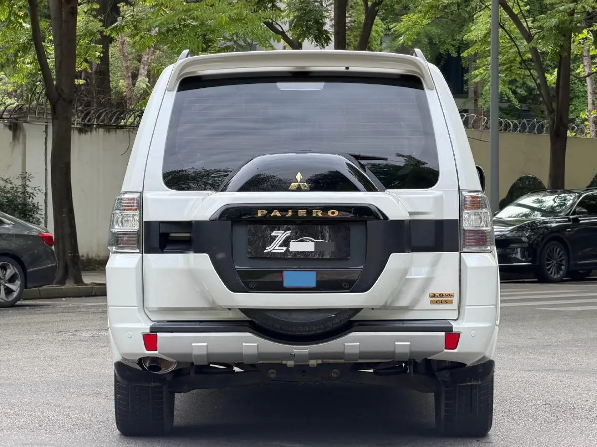 2011 Mitsubishi Pajero 3.0L 177HP V6 5AT,autocango,china used car exporter,china ev exporter,chinese used car exporter,chinese used ev exporter