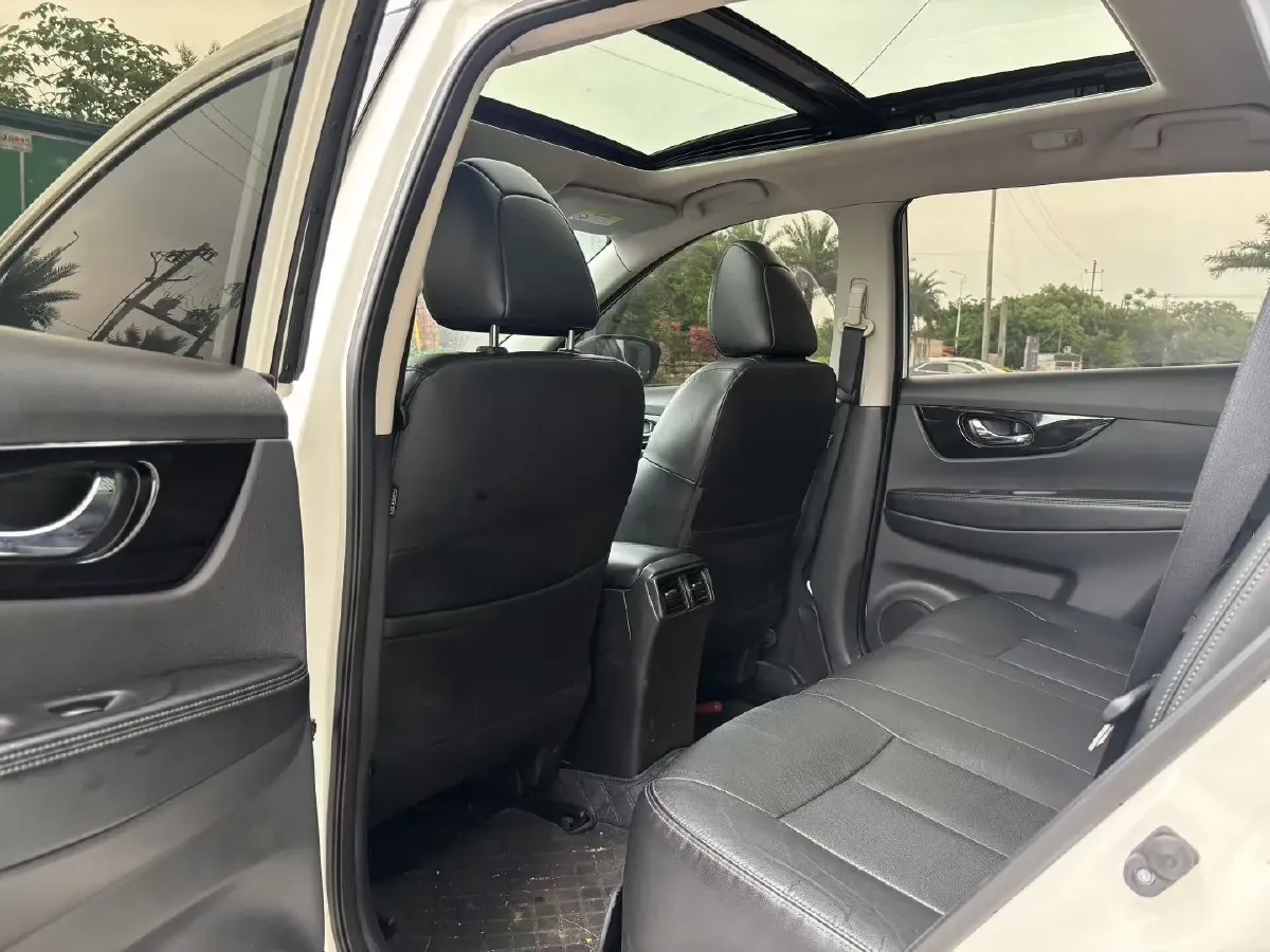 2019 Nissan X-Trail 2.0L 154HP L4 CVT,autocango,china used car exporter,china ev exporter,chinese used car exporter,chinese used ev exporter