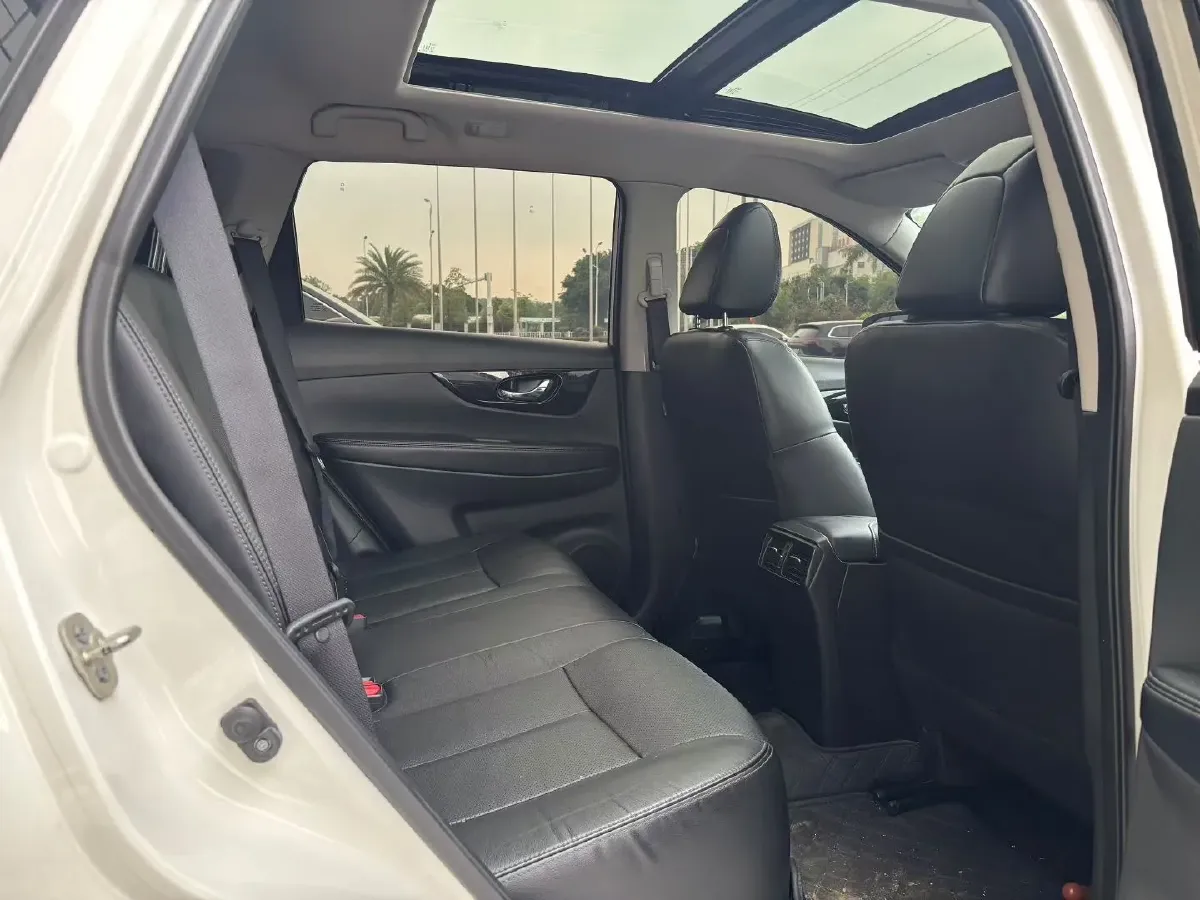 2019 Nissan X-Trail 2.0L 154HP L4 CVT,autocango,china used car exporter,china ev exporter,chinese used car exporter,chinese used ev exporter