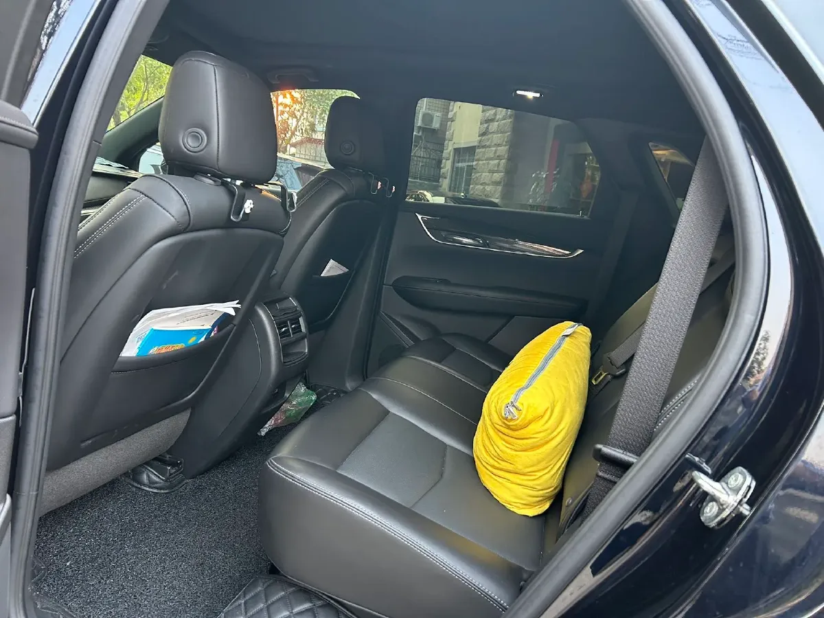 2022 Cadillac XT5 2.0T 237HP L4 9AT,autocango,china used car exporter,china ev exporter,chinese used car exporter,chinese used ev exporter