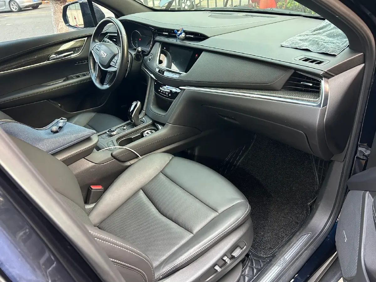 2022 Cadillac XT5 2.0T 237HP L4 9AT,autocango,china used car exporter,china ev exporter,chinese used car exporter,chinese used ev exporter