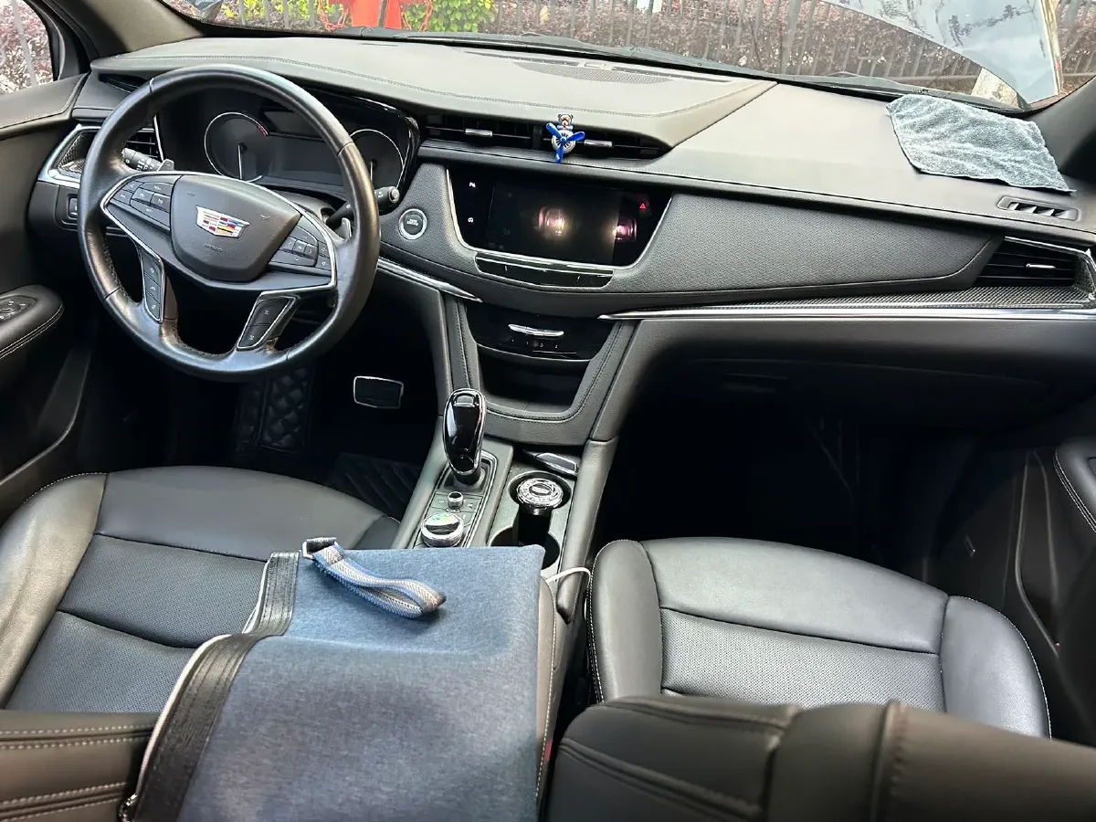 2022 Cadillac XT5 2.0T 237HP L4 9AT,autocango,china used car exporter,china ev exporter,chinese used car exporter,chinese used ev exporter