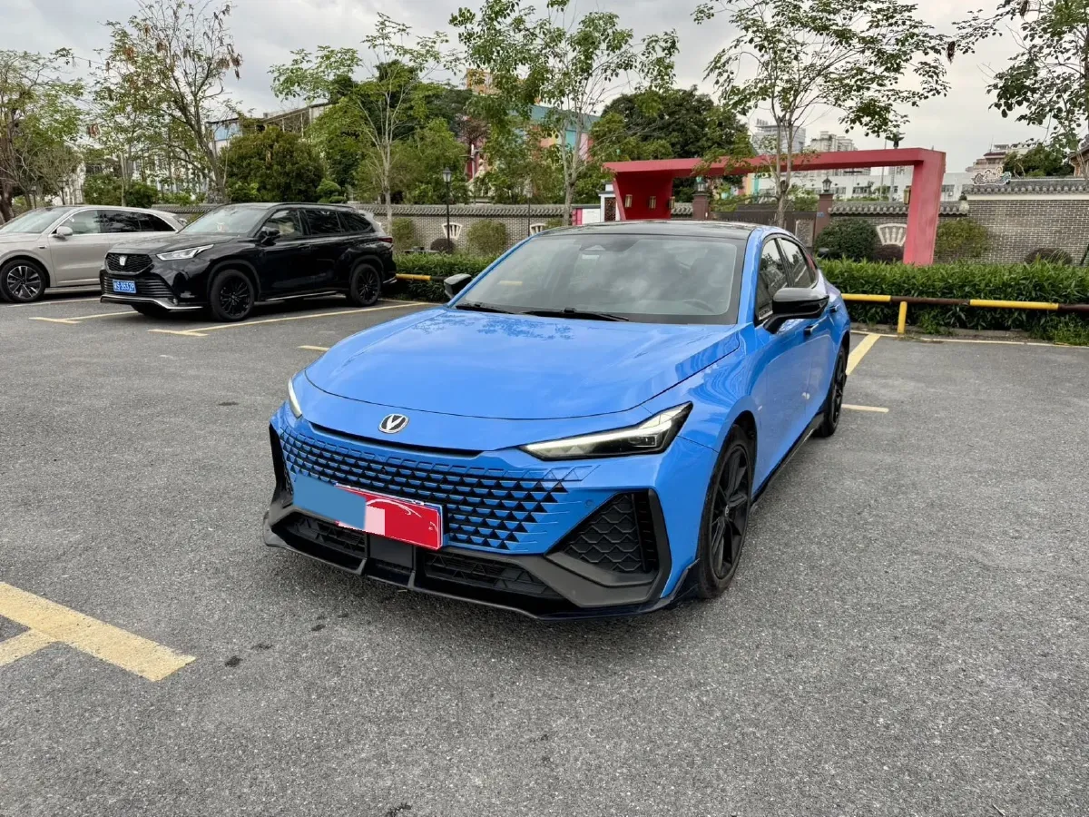 2023 ChangAn UNI-V 2.0T 233HP L4 8AT,autocango,china used car exporter,china ev exporter,chinese used car exporter,chinese used ev exporter