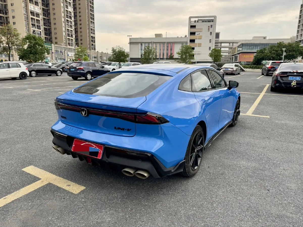 2023 ChangAn UNI-V 2.0T 233HP L4 8AT,autocango,china used car exporter,china ev exporter,chinese used car exporter,chinese used ev exporter