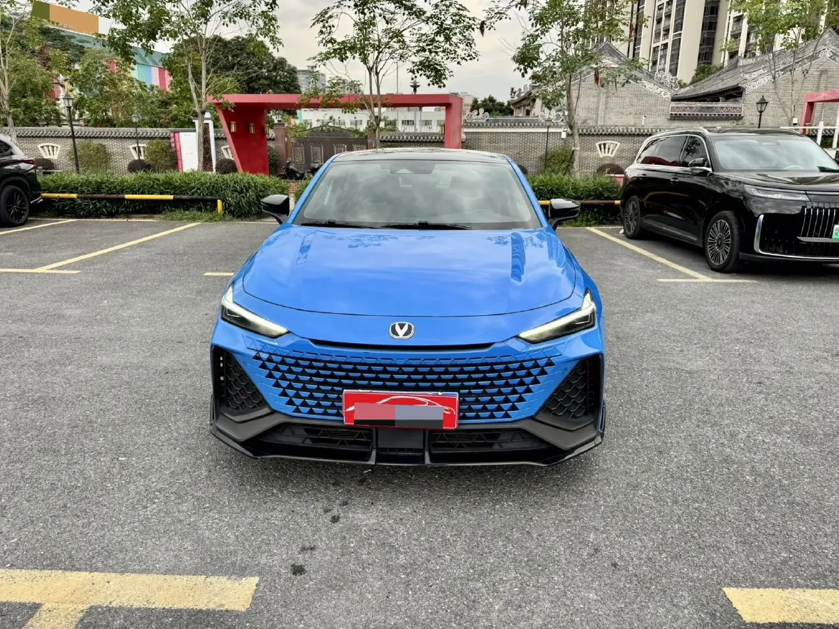 2023 ChangAn UNI-V 2.0T 233HP L4 8AT,autocango,china used car exporter,china ev exporter,chinese used car exporter,chinese used ev exporter