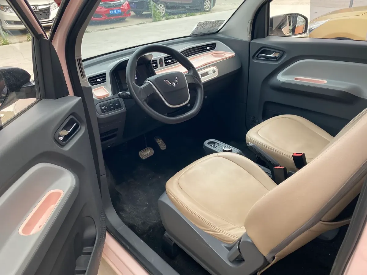 2021 WuLing HongGuang MINI EV BEV 13.9KWH,autocango,china used car exporter,china ev exporter,chinese used car exporter,chinese used ev exporter