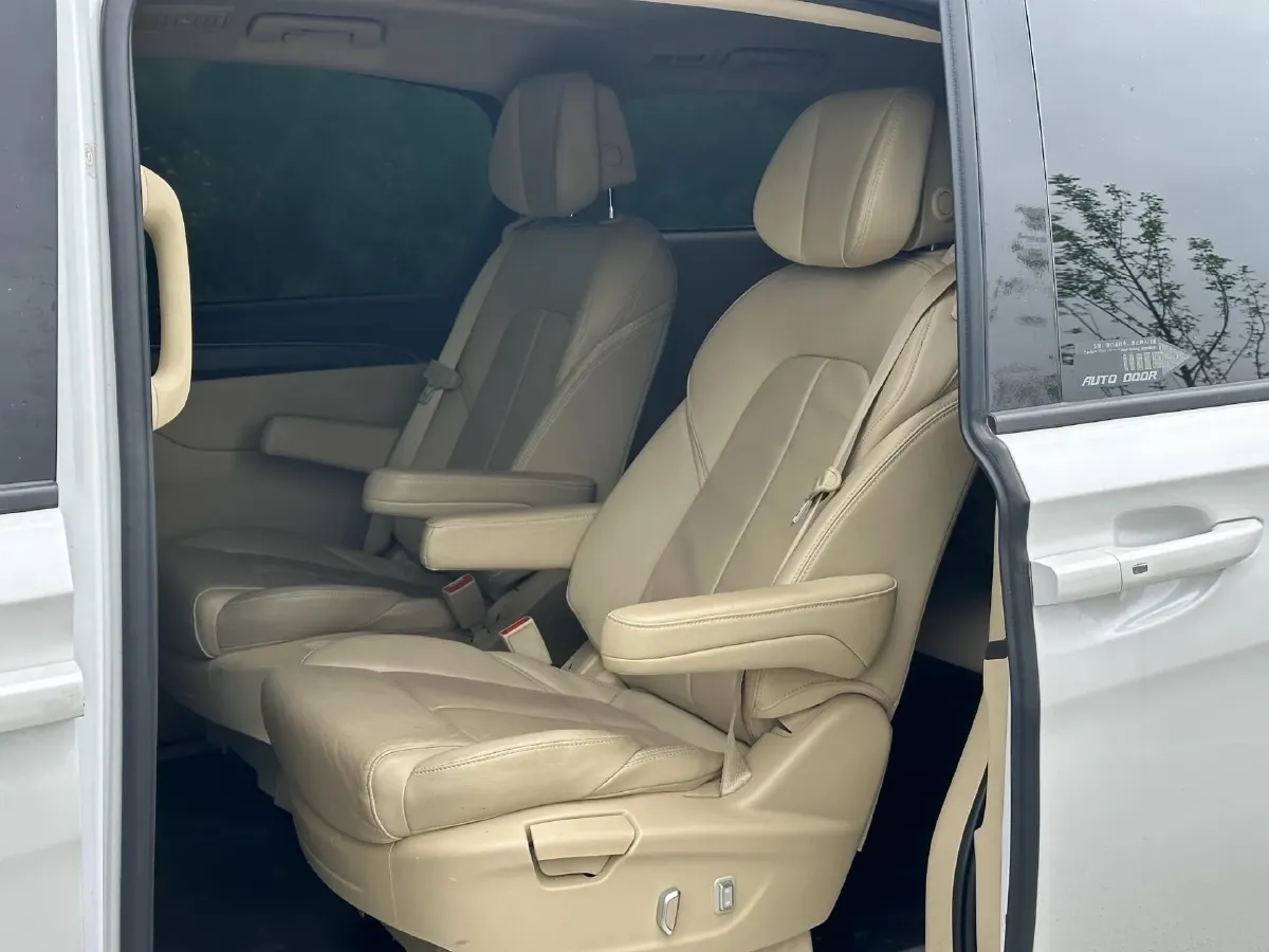 2023 Buick GL8 2.0T 237HP L4 9AT,autocango,china used car exporter,china ev exporter,chinese used car exporter,chinese used ev exporter