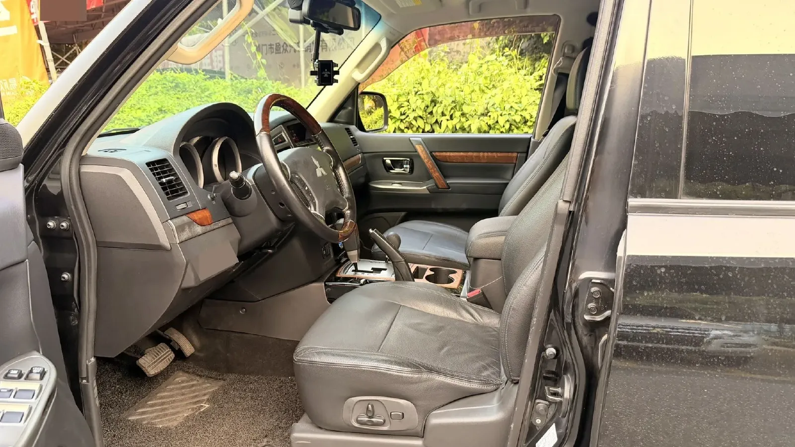 2016 Mitsubishi Pajero 3.0L 174HP V6 5AT,autocango,china used car exporter,china ev exporter,chinese used car exporter,chinese used ev exporter