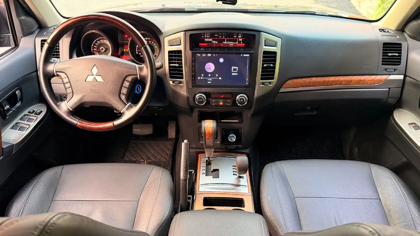 2016 Mitsubishi Pajero 3.0L 174HP V6 5AT,autocango,china used car exporter,china ev exporter,chinese used car exporter,chinese used ev exporter