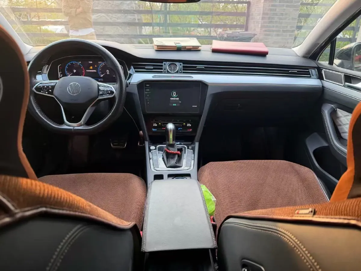 2023 Volkswagen Magotan 2.0T 186HP L4 7DCT,autocango,china used car exporter,china ev exporter,chinese used car exporter,chinese used ev exporter