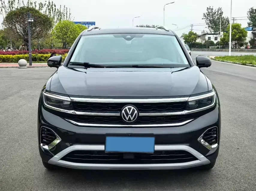 2023 Volkswagen Talagon 2.0T 220HP L4 7DCT,autocango,china used car exporter,china ev exporter,chinese used car exporter,chinese used ev exporter